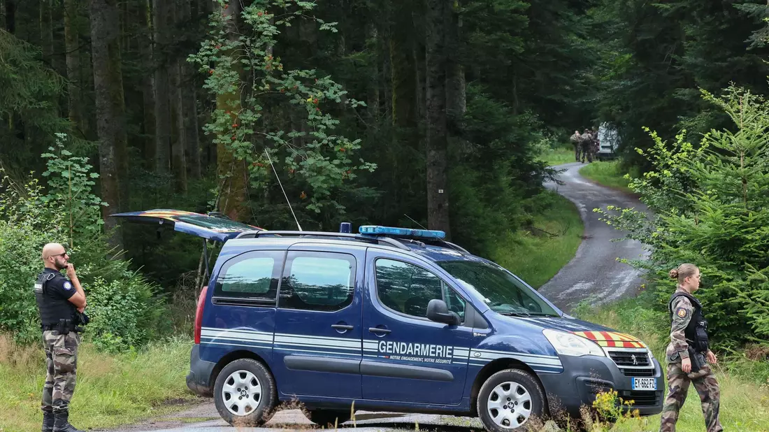 Waldgebiete in den Vogesen wurden aufwendig durchsucht. (Archivbild) - Bild: Frederick Florin/AFP/dpa