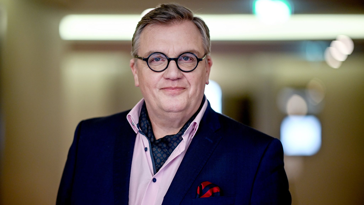 Wird am 9. Dezember 60 Jahre alt und in diesen Tagen an vielen Stellen gefeiert und beschenkt: Hape Kerkeling. (Archivfoto) - Foto: Britta Pedersen/dpa