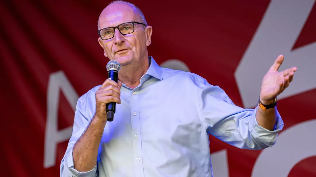 Die SPD von Ministerpräsident Woidke liegt in einer neuen Umfrage einen Punkt hinter der AfD. (Archivfoto) - Bild: Fabian Sommer/dpa