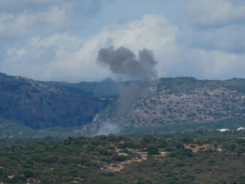 Am Morgen wird Israel erneut mit Raketen aus dem Iran beschossen.  - Foto: Baz Ratner/AP/dpa