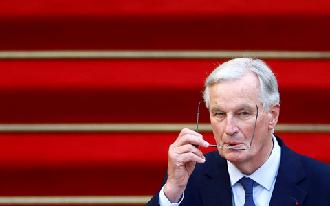 Frankreichs neuer Premier Michel Barnier hat seine Regierungsmannschaft komplett - aber wer wird das? (Archivbild) - Foto: Sarah Meyssonnier/Pool Reuters/AP/dpa