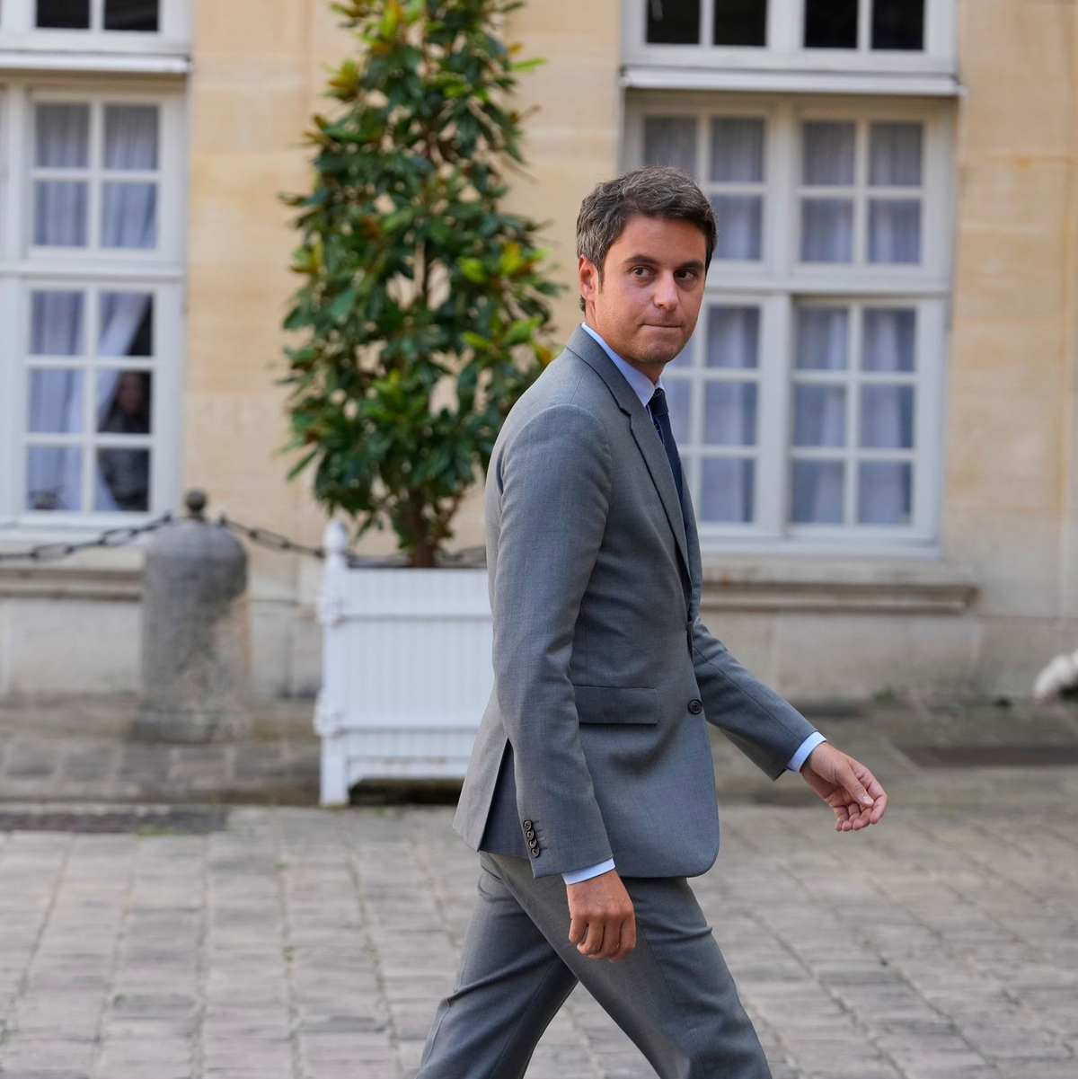 An den Beratungen zur künftigen Regierung war auch der bisherige Premierminister Gabriel Attal beteiligt. - Foto: Michel Euler/AP/dpa