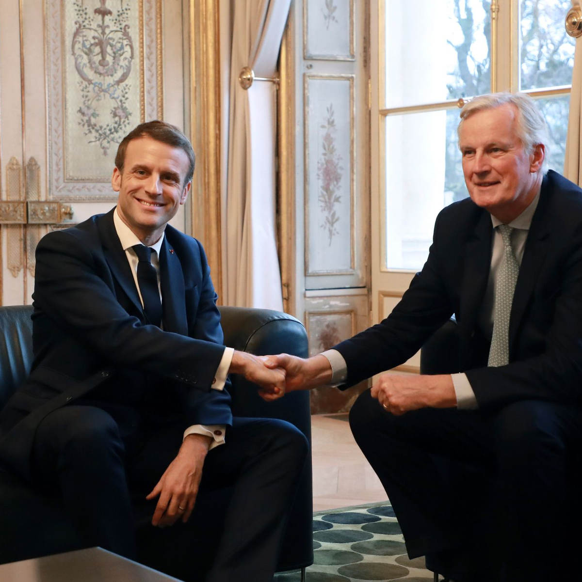 Dem Präsidenten Emmanuel Macron (links) hat der neue Premier Michel Barnier die Zusammensetzung des Kabinetts bereits vorgelegt (Archivbild). - Foto: Ludovic Marin/AFP POOL/AP/dpa