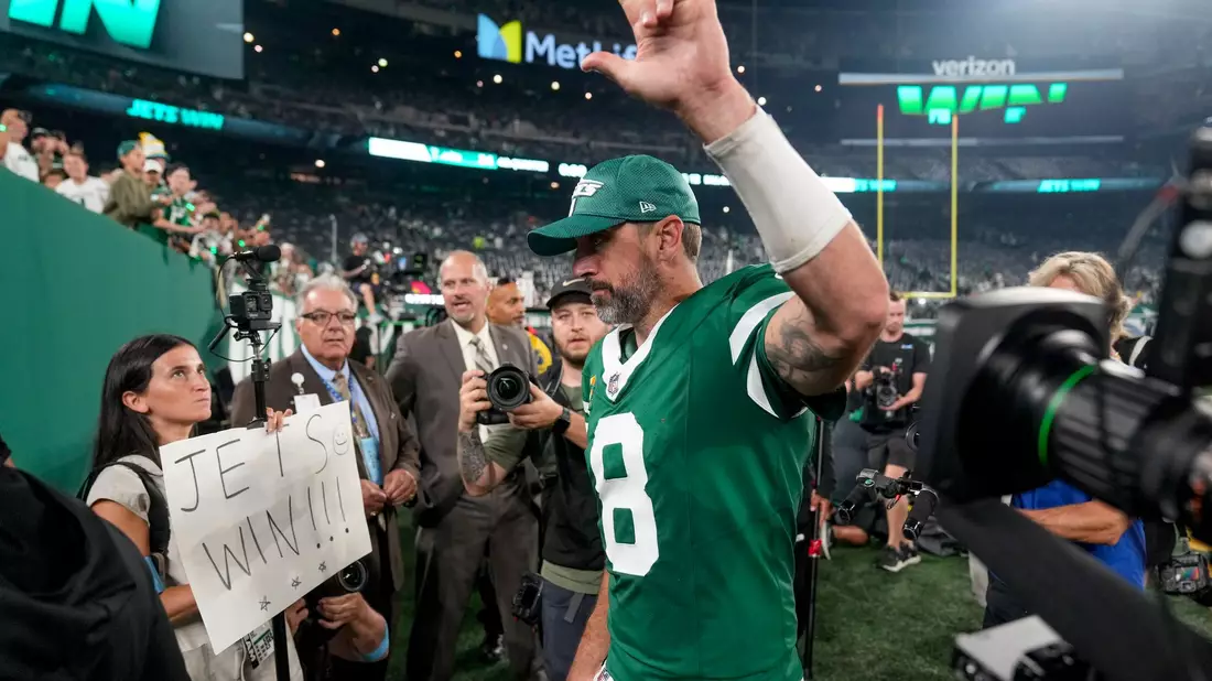 Aaron Rodgers warf gegen New England zwei Touchdown-Pässe. - Bild: Seth Wenig/AP/dpa