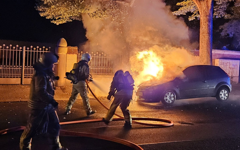 FW Dresden: Fahrzeugbrand - Foto: presseportal.de