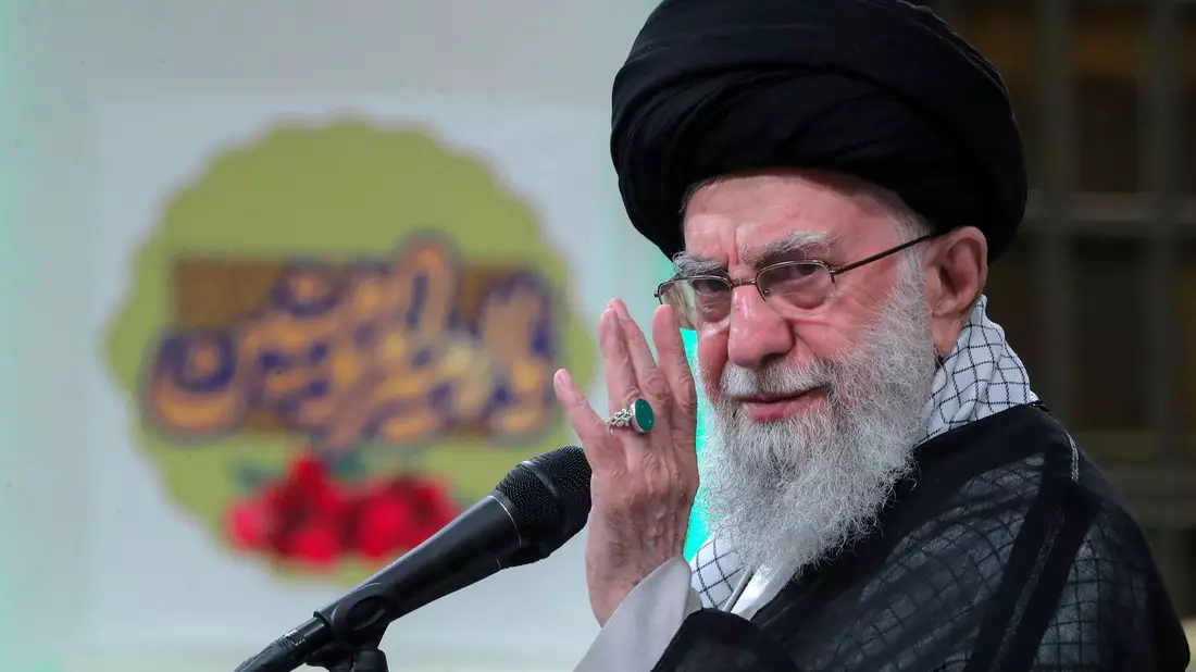 Irans Religionsführer Ali Chamenei begnadigt 3000 Gefangene. (Archivbild) - Bild: ---/Office of the Iranian Supreme Leader/AP/dpa