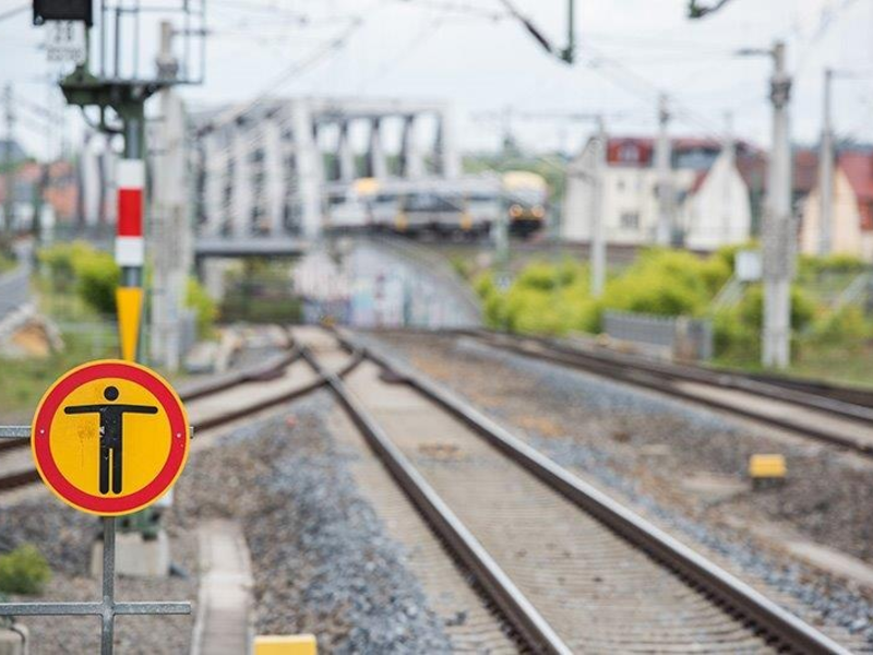 BPOLI-SB: Unbefugte Gleisüberschreitungen nehmen zu - Foto: presseportal.de