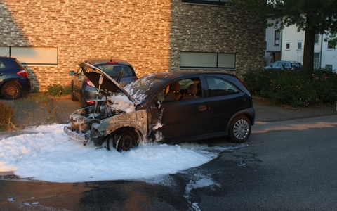 POL-DN: Fahrzeugbrand in Niederzier - Foto: presseportal.de