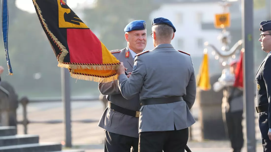 Übergabe und Feierliche Serenade am Deutschen Eck in Koblenz - Bild: presseportal.de