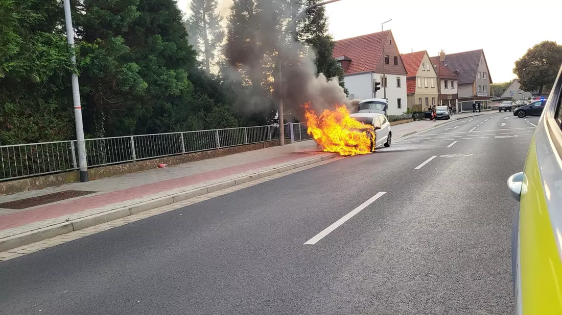 POL-NOM: Pkw geriet in Brand - Bild: presseportal.de