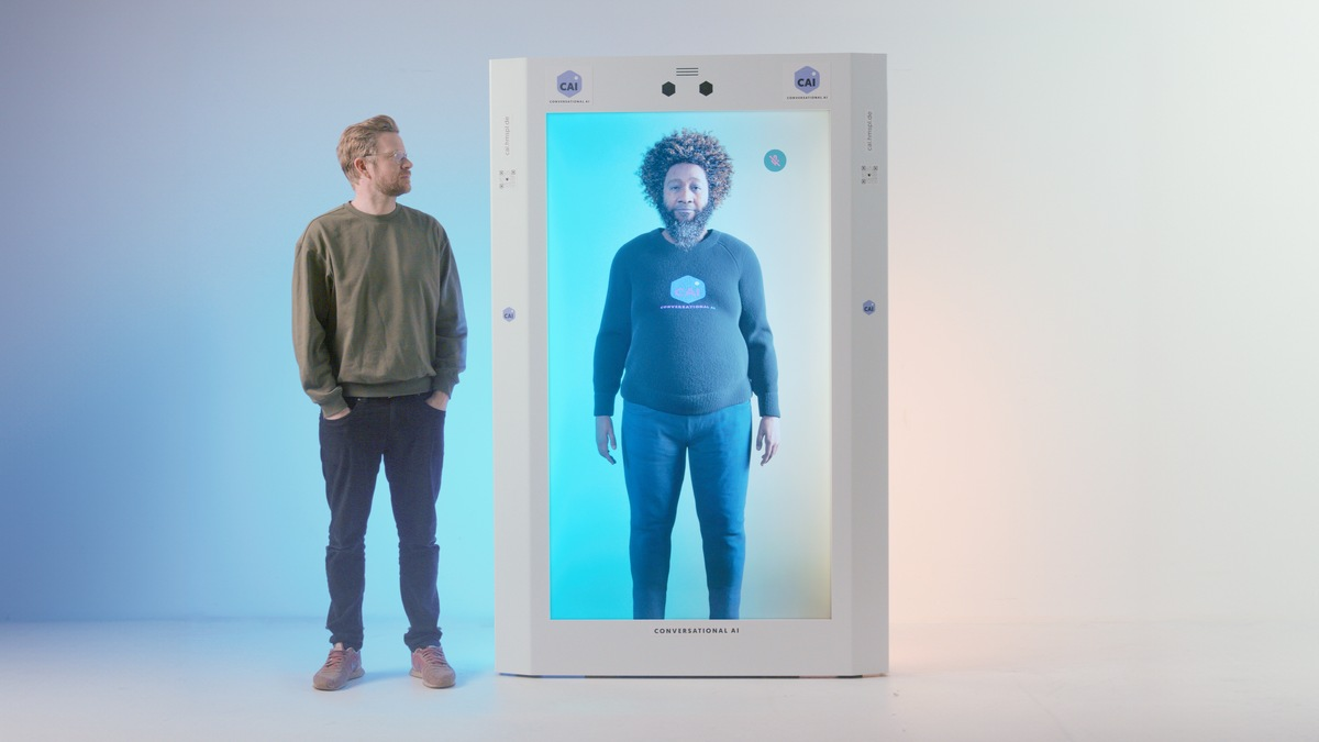 Staatsminister für Digitales, Dr. Fabian Mehring, zu Besuch bei CAI, der Conversational AI im Martini Park Augsburg - Foto: presseportal.de