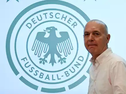 DFB-Präsident Neuendorf steht vor einer zweiten Amtszeit (Archivbild).  - Foto: Federico Gambarini/dpa