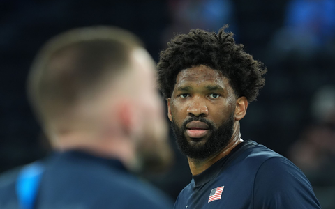 Ein neuer Vertrag für den Superstar der 76ers.  - Foto: Marcus Brandt/dpa