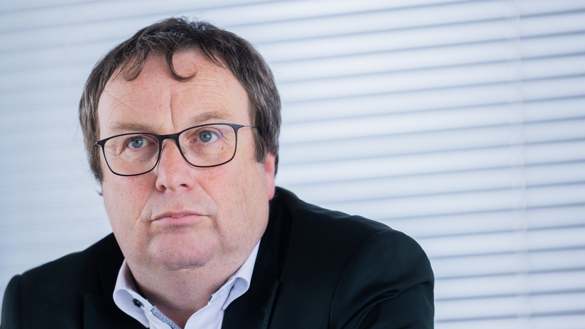 Verkehrsminister Oliver Krischer möchte, dass das Deutschlandticket auch künftig attraktiv ist. (Archivfoto) - Foto: Rolf Vennenbernd/dpa