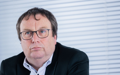 Verkehrsminister Oliver Krischer möchte, dass das Deutschlandticket auch künftig attraktiv ist. (Archivfoto) - Foto: Rolf Vennenbernd/dpa