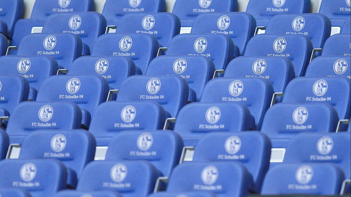 Sitze mit Logo des FC Schalke 04 (Archiv) - Foto: über dts Nachrichtenagentur