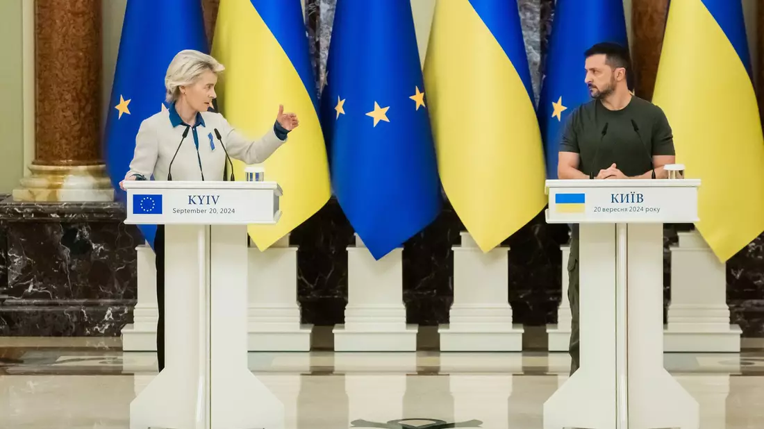 EU-Kommissionspräsidentin von der Leyen reiste zum achten Mal seit Kriegsbeginn in die Ukraine. - Bild: Christoph Soeder/dpadpa-ENR-Pool/dpa