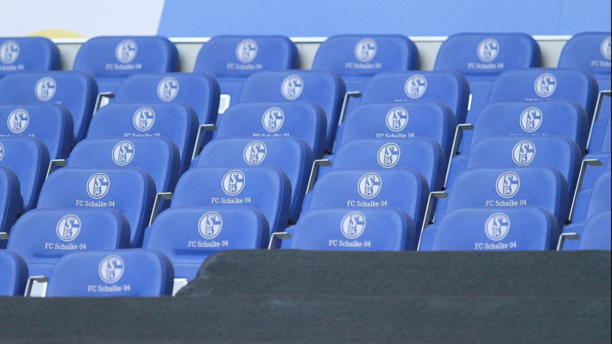 Sitze mit Logo des FC Schalke 04 (Archiv) - Foto: über dts Nachrichtenagentur