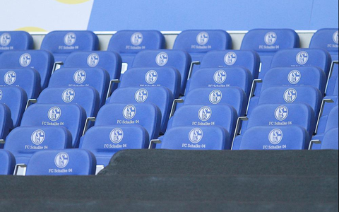Sitze mit Logo des FC Schalke 04 (Archiv) - Foto: über dts Nachrichtenagentur