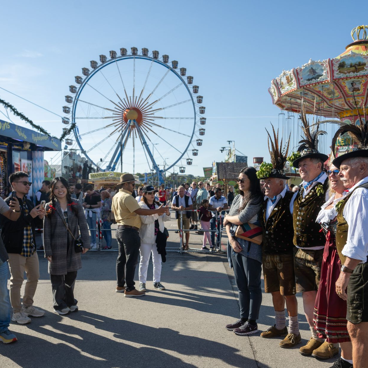Das Oktoberfest startet bei klassischem Wiesn-Wetter - Foto: Stefan Puchner/dpa