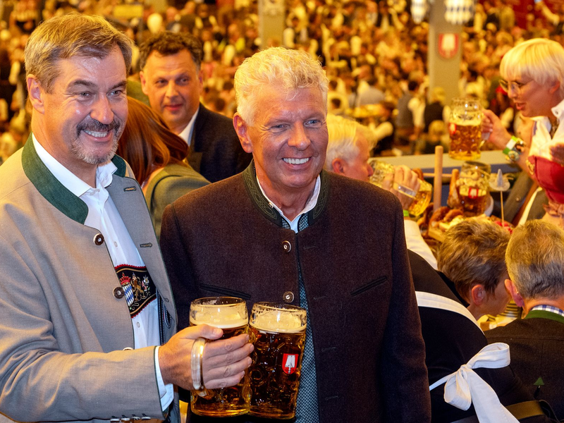 Ein Trend breitet sich aus: Zunehmend Menschen verzichten im Januar auf den Konsum von Alkohol. (Symbolbild) - Foto: Stefan Puchner/dpa