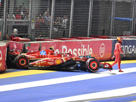 Der Unfall von Carlos Sainz sorgt für Brisanz in der Qualifikation. - Foto: Mohd Rasfan/Pool AFP/AP/dpa