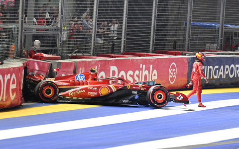 Der Unfall von Carlos Sainz sorgt für Brisanz in der Qualifikation. - Foto: Mohd Rasfan/Pool AFP/AP/dpa Der Unfall von Carlos Sainz sorgt für Brisanz in der Qualifikation. - Foto: Mohd Rasfan/Pool AFP/AP/dpa