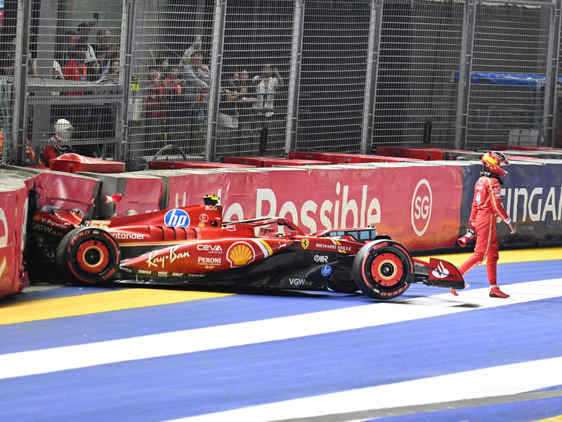 Der Unfall von Carlos Sainz sorgt für Brisanz in der Qualifikation. - Foto: Mohd Rasfan/Pool AFP/AP/dpa