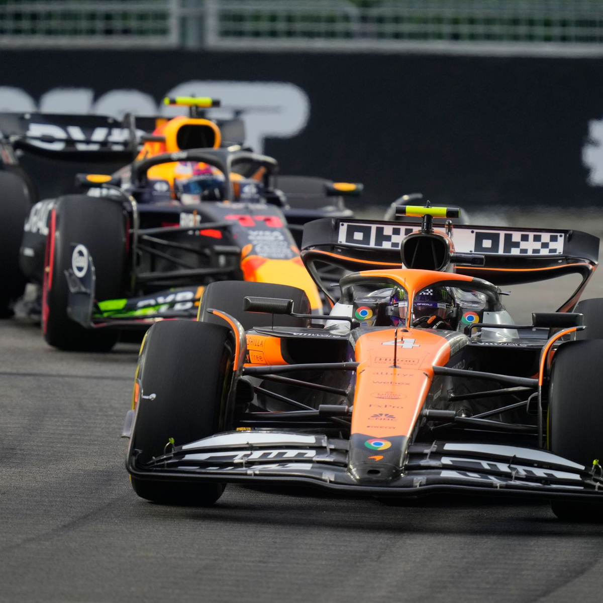 Übernimmt Ricciardos Cockpit: Der Neuseeländer Liam Lawson - Foto: Vincent Thian/AP/dpa