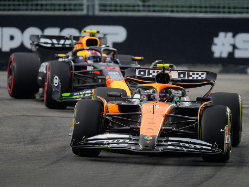 Übernimmt Ricciardos Cockpit: Der Neuseeländer Liam Lawson - Foto: Vincent Thian/AP/dpa