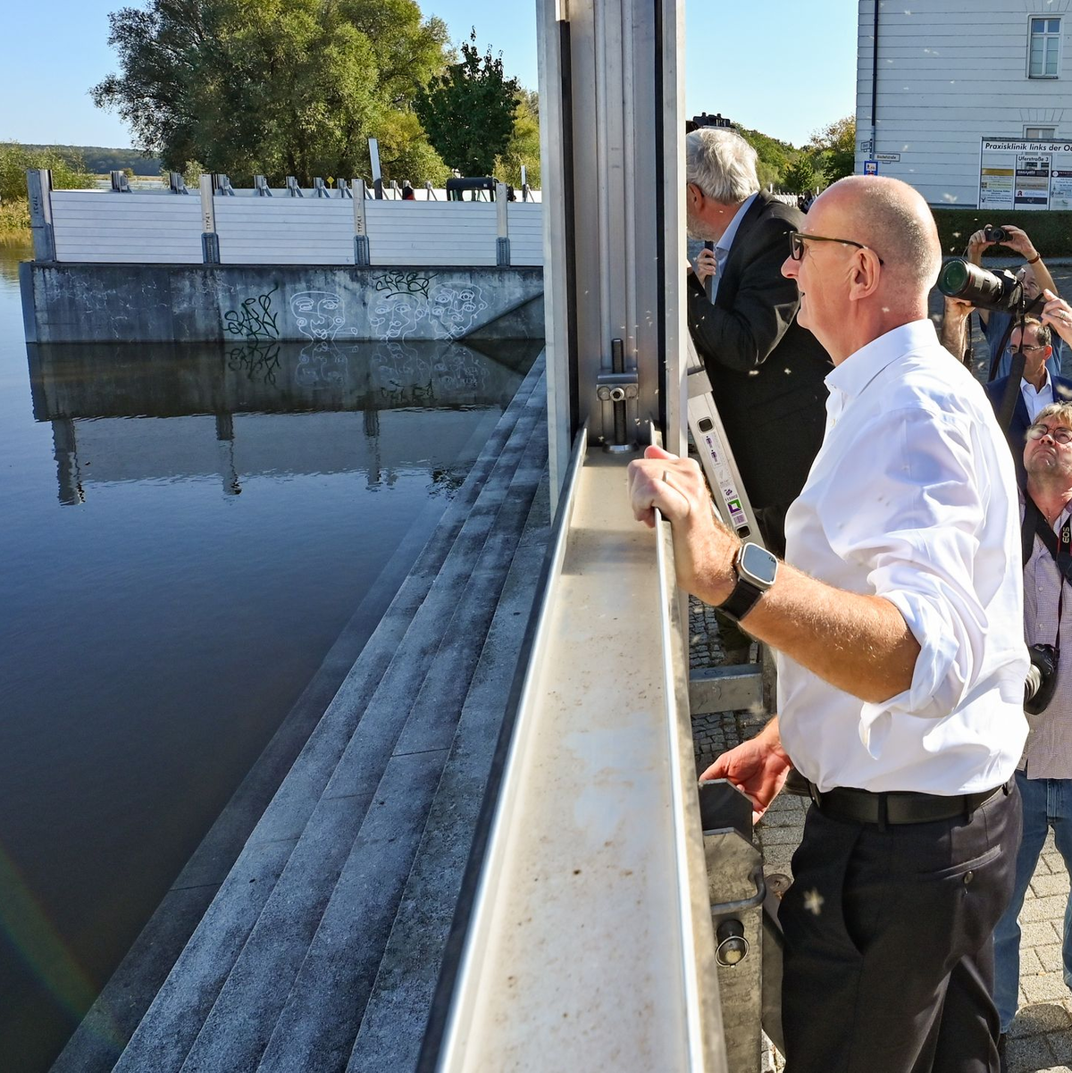 Ministerpräsident Dietmar Woidke (SPD) erhofft sich von der Wahl ein Signal für Weltoffenheit in Brandenburg.  - Foto: Patrick Pleul/dpa