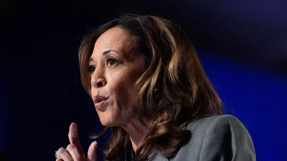 Kamala Harris will sich erneut bei einem TV-Duell mit Donald Trump messen. Doch der blockt bislang ab. - Bild: Brynn Anderson/AP/dpa
