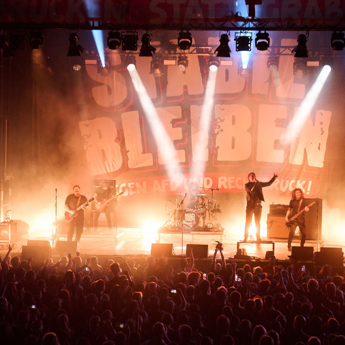 Auch die Sportfreunde Stiller spielen auf der Kundgebung gegen Rechts in Potsdam. - Foto: Annette Riedl/dpa