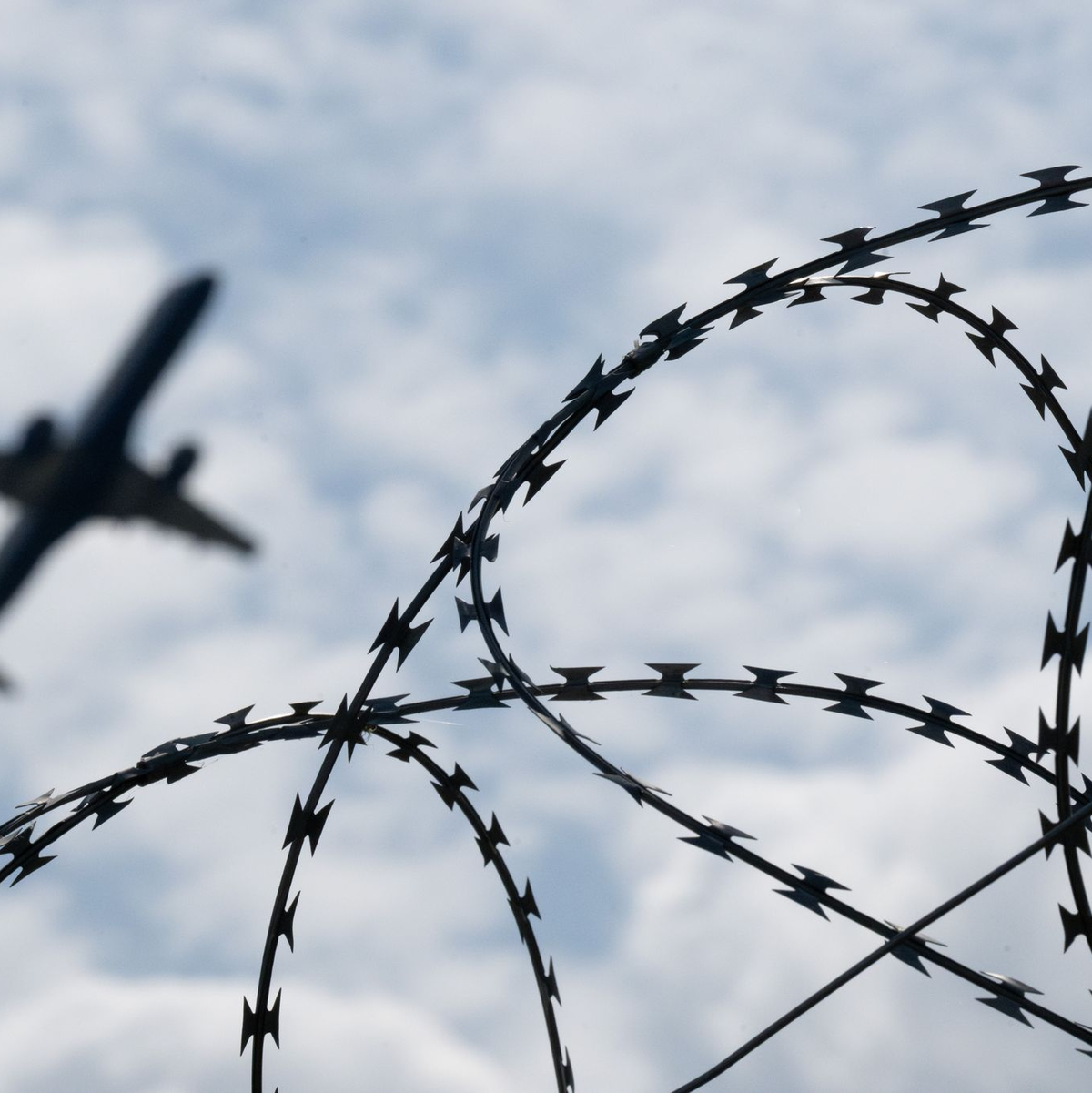 Nicht immer endet eine Ausweisung mit einer Abschiebung. (Symbolbild) - Foto: Sebastian Gollnow/dpa