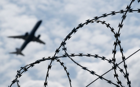 Nicht immer endet eine Ausweisung mit einer Abschiebung. (Symbolbild) - Foto: Sebastian Gollnow/dpa