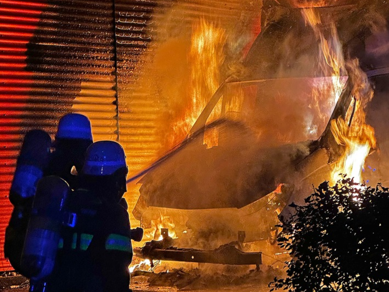 FW-M: Brandserie im nördlichen Stadtgebiet (Am Hart / Euro-Industriepark) - Foto: presseportal.de