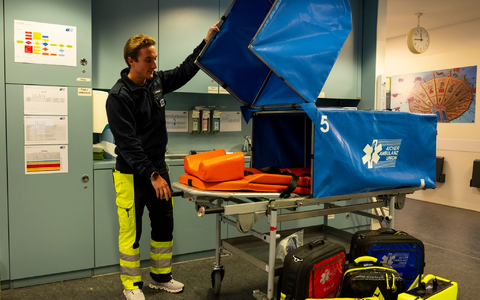 Mehrere Patienten können hier zeitgleich behandelt werden. - Foto: Lennart Preiss/dpa
