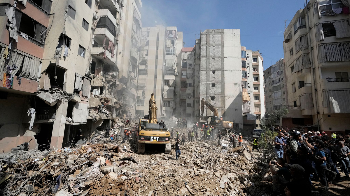 Israels Armee hat nach eigenen Angaben in einem Bunker der Hisbollah ein Millionenvermögen entdeckt. - Foto: Bilal Hussein/AP
