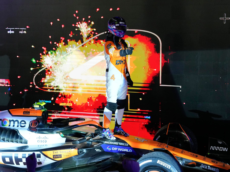Lando Norris hat den Großen Preis von Singapur gewonnen. - Foto: Vincent Thian/AP