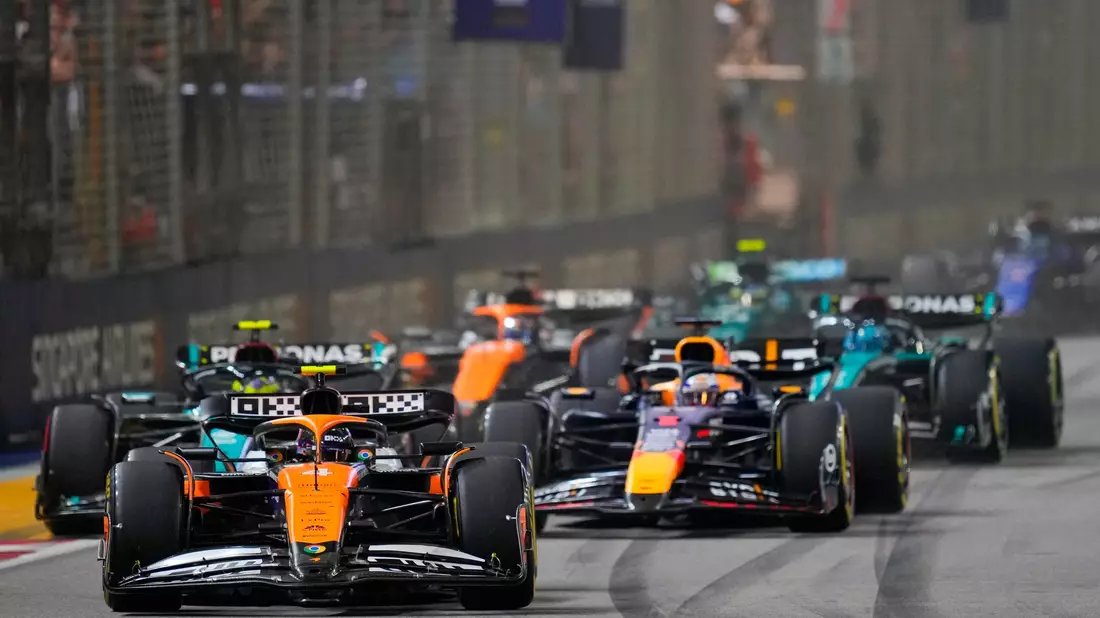 Max Verstappen betreibt Schadensbegrenzung. - Bild: Vincent Thian/AP/dpa