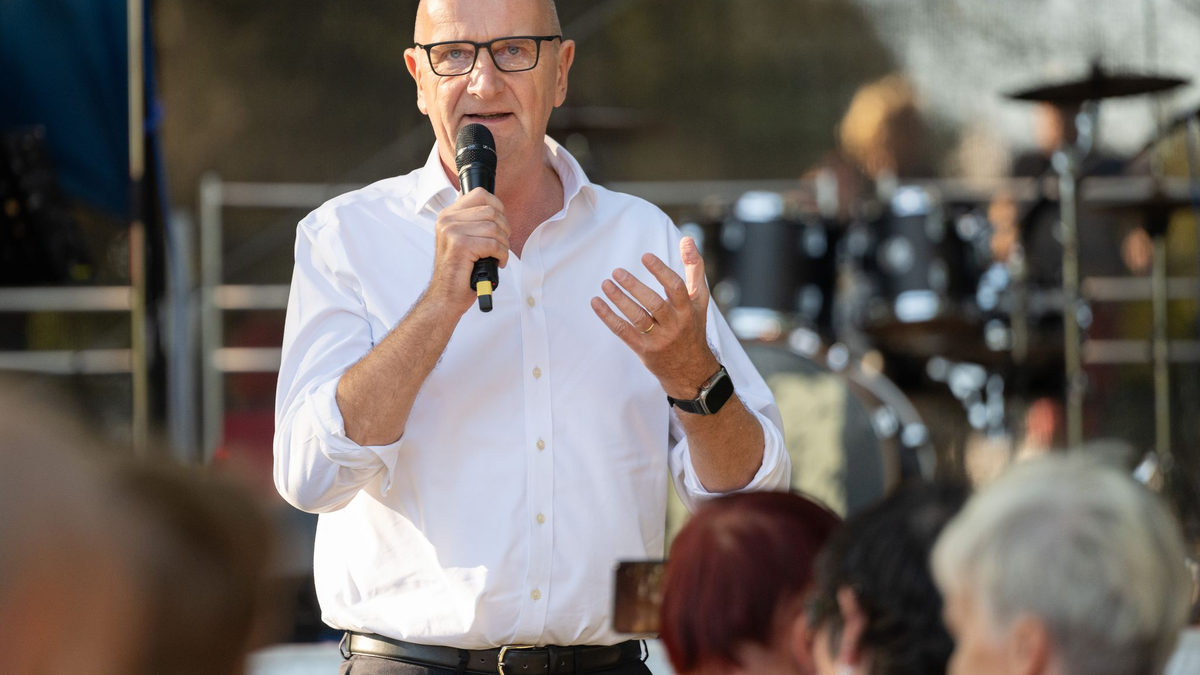 In den Umfragen lag die AfD lange vorn. Doch die Prognosen vom Wahlabend sehen die SPD von Ministerpräsident Woidke vor der AfD. (Archivfoto) - Foto: Sebastian Christoph Gollnow/dpa