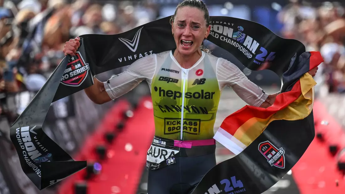Laura Philipp ist am Ziel ihres großen Traums. - Bild: Bartlomiej Zborowski/Activ’Images/IRONMAN/dpa