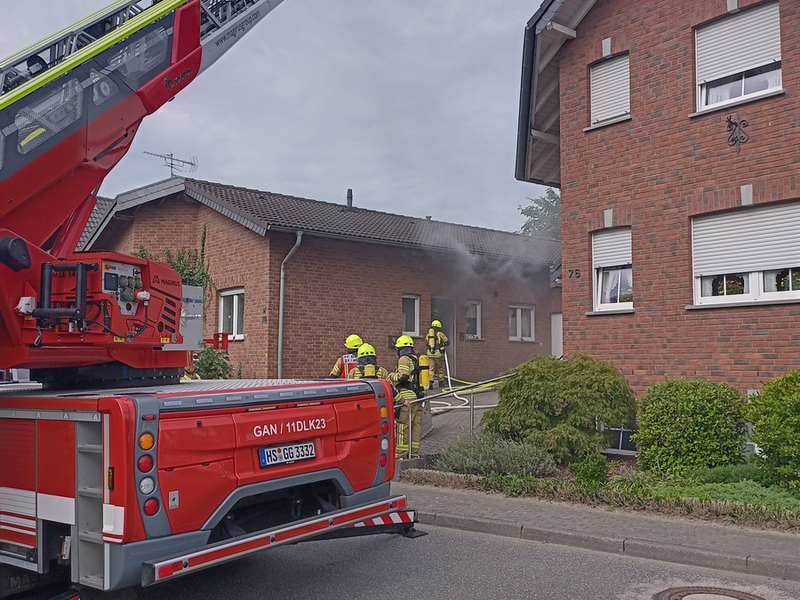 FW Gangelt: Kellerbrand unterbricht die Jubiläumsfeiern in Gangelt - Foto: presseportal.de