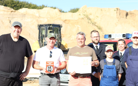FW-SE: Übergabe Partnerschaft der Feuerwehr - Foto: presseportal.de