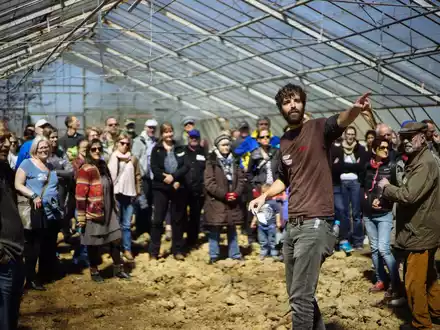 Gemeinschaft statt Profit: 3sat zeigt den Dokumentarfilm Das Kombinat von Moritz Springer - Foto: presseportal.de