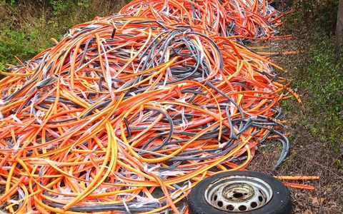 POL-KB: Vöhl - Kabelummantelungen in großer Menge entsorgt, Polizei ermittelt wegen Umweltstraftat und sucht Zeugen - Foto: presseportal.de