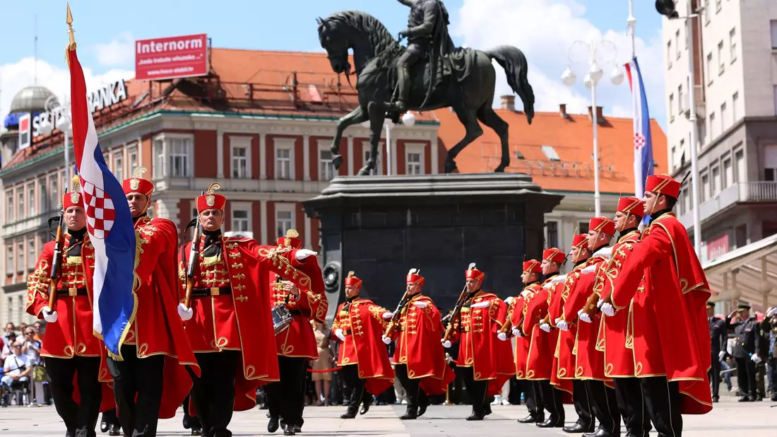 Kroatiens Regierung will die Wehrpflicht wieder einführen. (Archivbild) - Bild: picture alliance / Daniel Kasap/HINA/dpa
