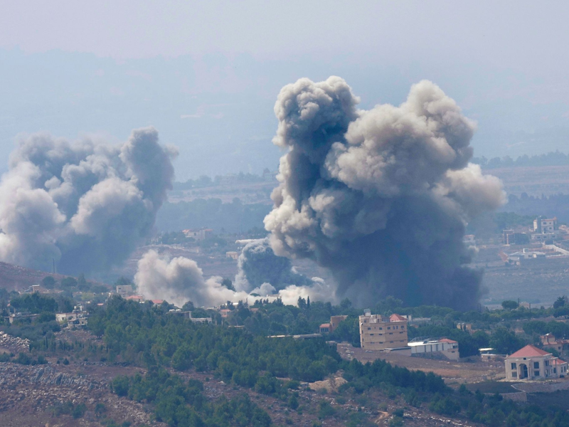 Neue israelische Luftangriffe trafen zunächst den Süden des Libanon. - Foto: Hussein Malla/AP