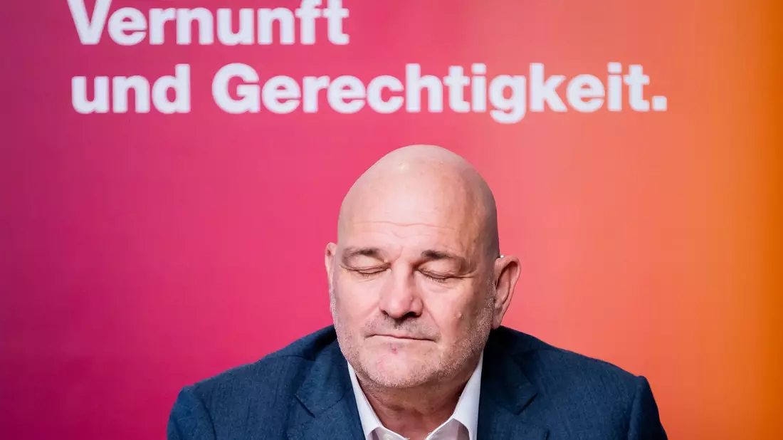 Wird das BSW an einer neuen Regierung in Brandenburg beteiligt sein? Bislang sind die Signale des Landesvorsitzenden Robert Crumbach verhalten. - Bild: Christoph Soeder/dpa
