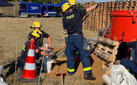 THW LVBEBBST: THW LVBEBBST: Vorkehrungen gegen das Hochwasser laufen auf Hochtouren - Update mit Fotos u. Korrektur - Foto: presseportal.de